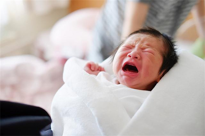 新生儿哭声大可能是此症 新生儿哭声越大越好吗（不好）