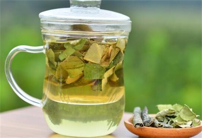 冬瓜荷叶茶的功效与作用：消暑清热、利尿消肿、减肥与心血管保健