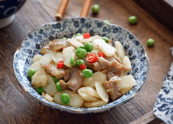 健康美味的荸荠食谱：马蹄蒸肉饼、马蹄素什锦、马蹄汁