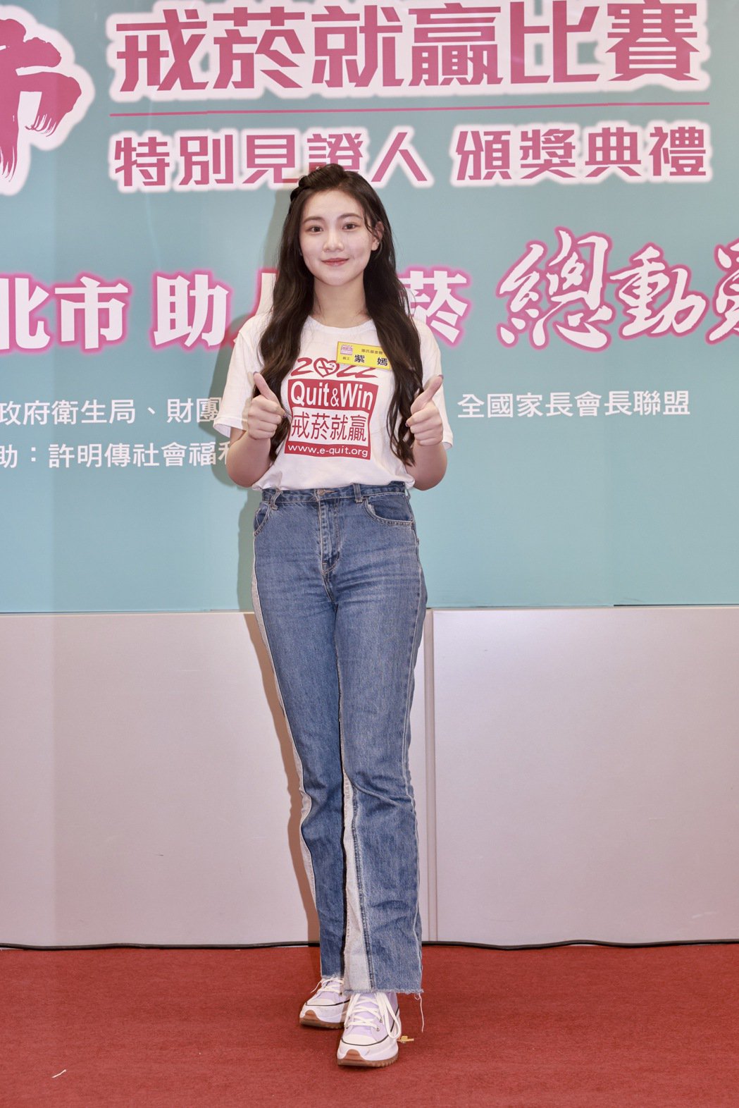 李㼈超美18岁爱女神颜值曝光，下禁爱令不是爸爸竟是他