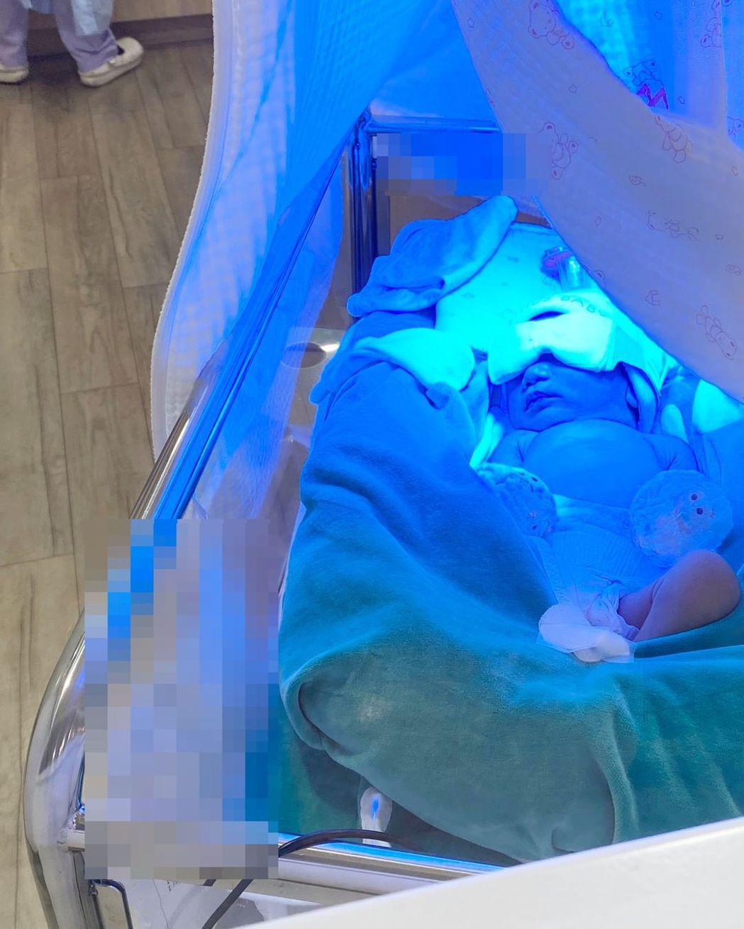 朋友的妻子蔡波能出生第五天拿掉氧气罩现又出现新状况