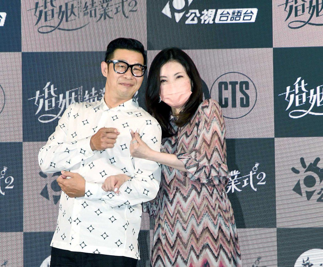 何如芸离婚后首曝光容光焕发藏玄机张本渝日本恋有谱